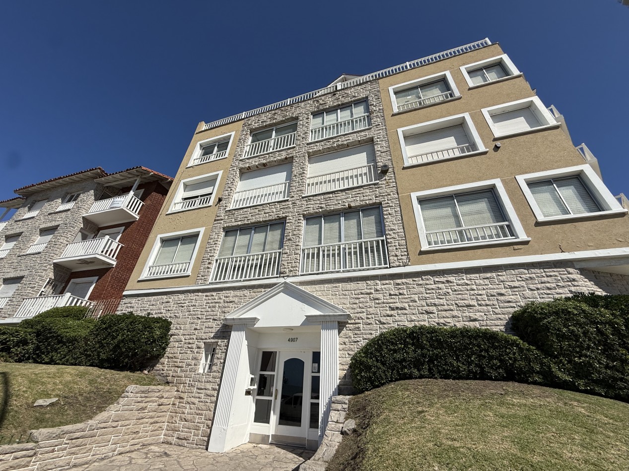 DEPARTAMENTO 3 AMBIENTES CON DEPENDENCIA - PRIMERA LINEA AL MAR - PLAYA CHICA. MAR DEL PLATA 