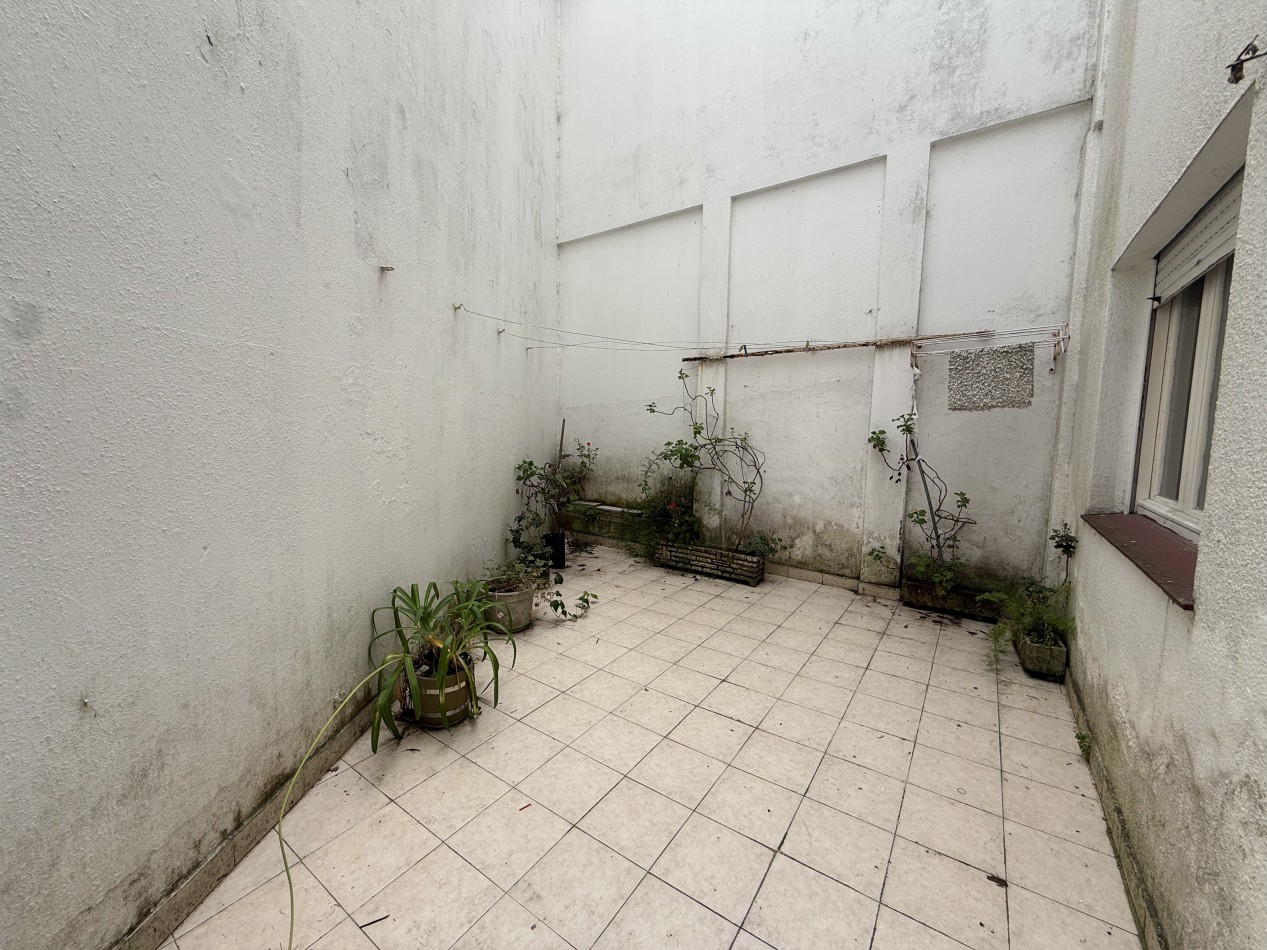 DEPARTAMENTO 3 AMBIENTES CON DEPENDENCIA - PRIMERA LINEA AL MAR - PLAYA CHICA. MAR DEL PLATA 