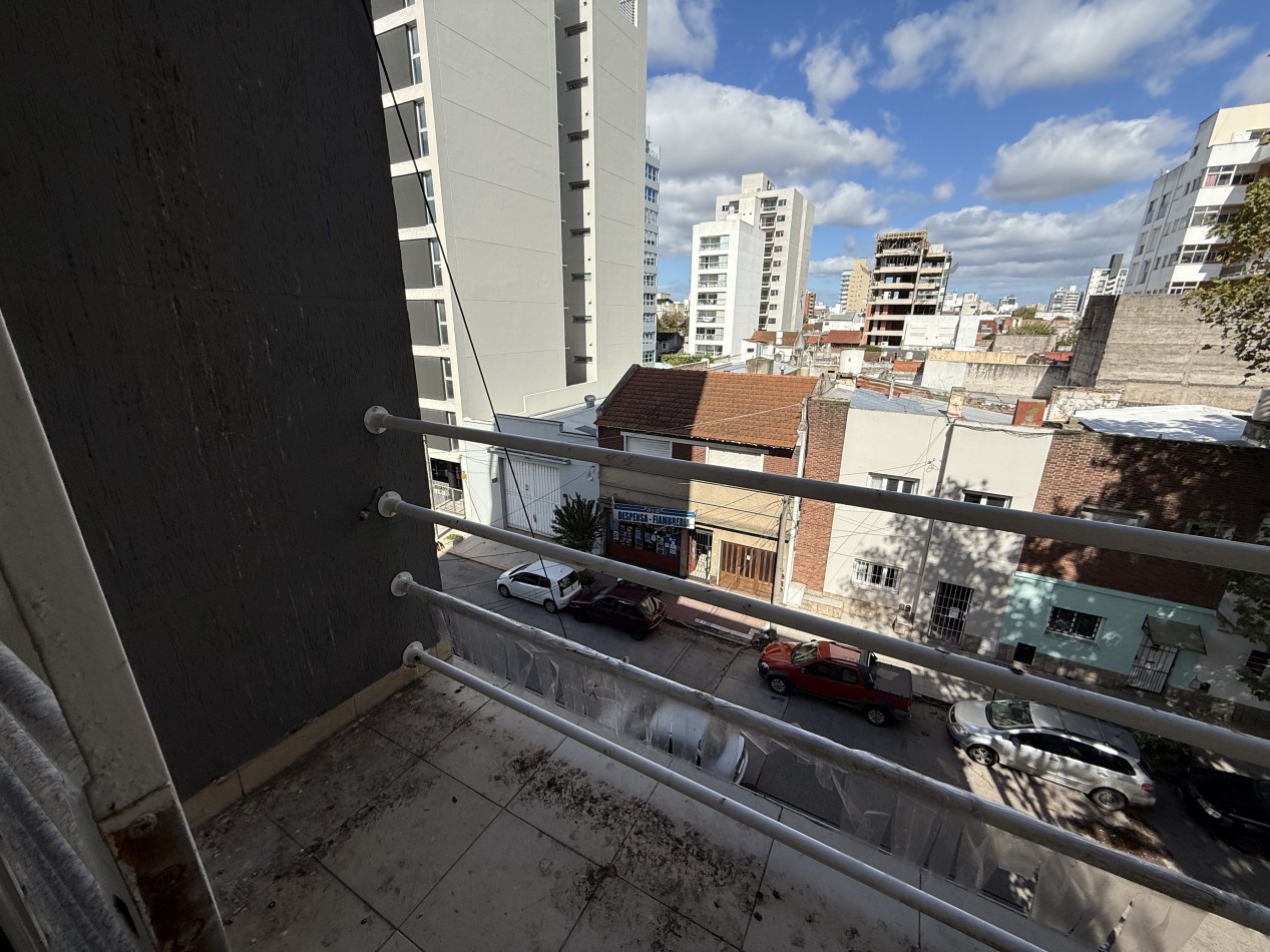 VENTA DEPARTAMENTO 3 AMBIENTES CON BALCON EN CHAUVIN - APTO A CREDITO Y APTO PROFESIONAL. MAR DEL PLATA 