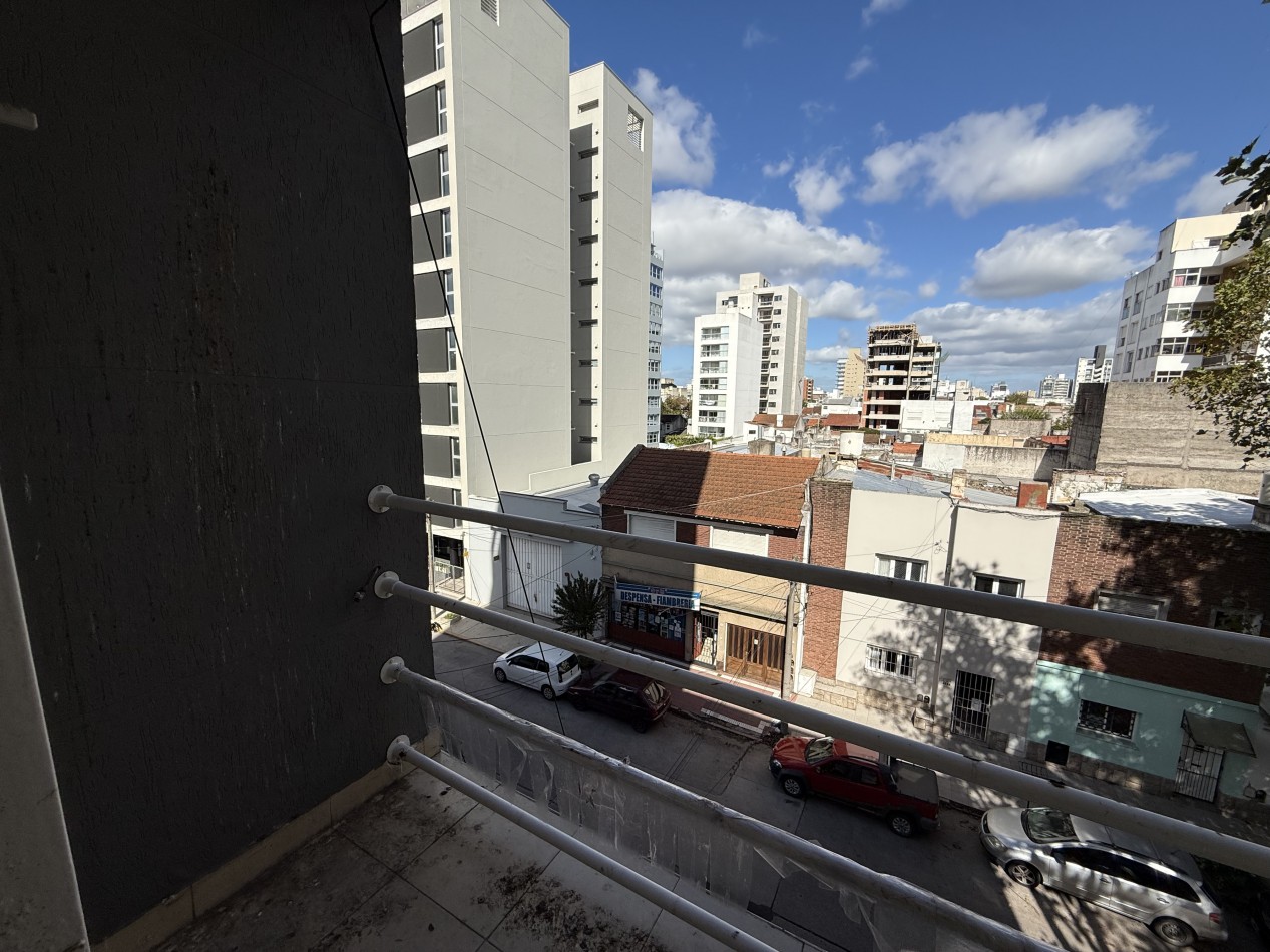 VENTA DEPARTAMENTO 3 AMBIENTES CON BALCON EN CHAUVIN - APTO A CREDITO Y APTO PROFESIONAL. MAR DEL PLATA 