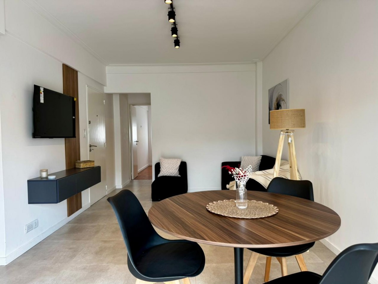 DEPTO 2 AMBIENTES CON BALCON Y COCHERA - APTO CREDITO - ZONA PLAZA MITRE. MAR DEL PLATA