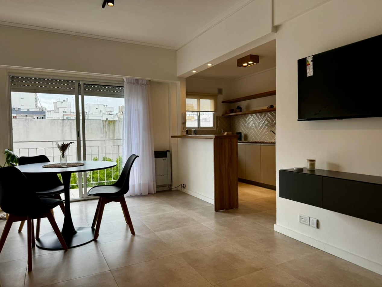 DEPTO 2 AMBIENTES CON BALCON Y COCHERA - APTO CREDITO - ZONA PLAZA MITRE. MAR DEL PLATA