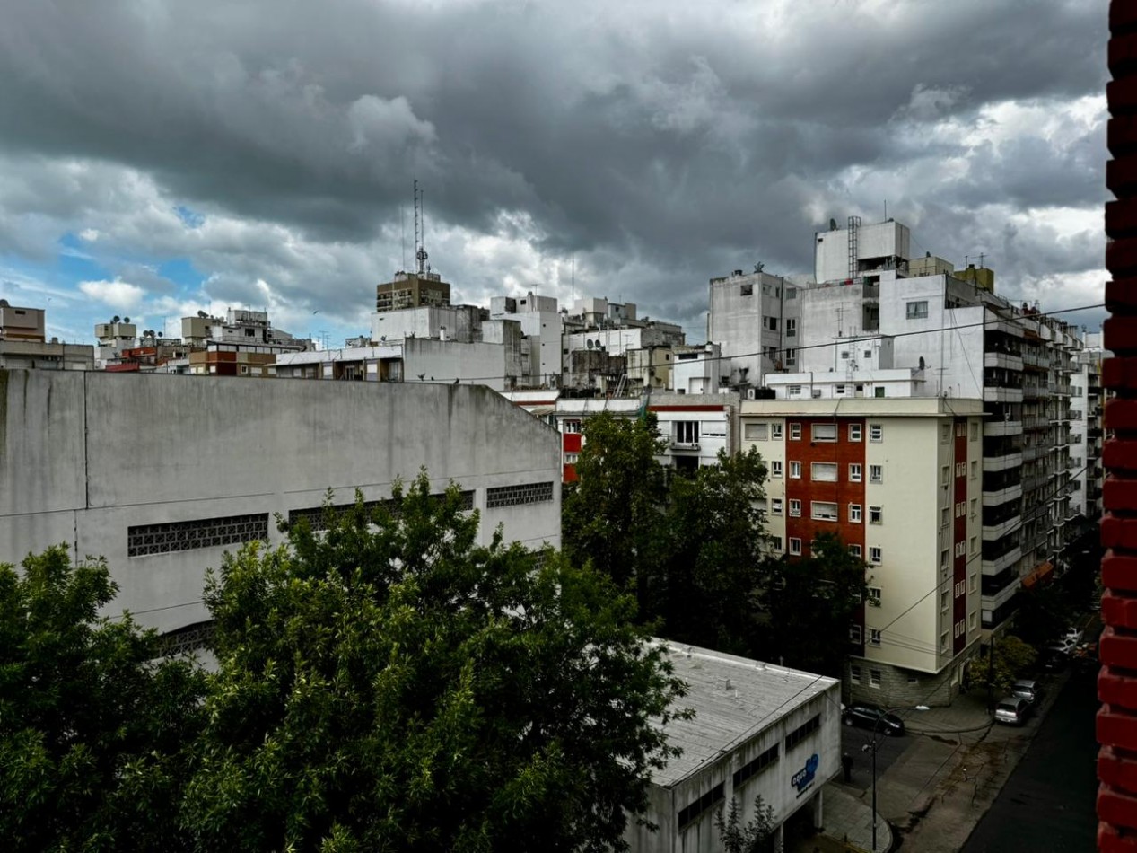 DEPTO 2 AMBIENTES CON BALCON Y COCHERA - APTO CREDITO - ZONA PLAZA MITRE. MAR DEL PLATA