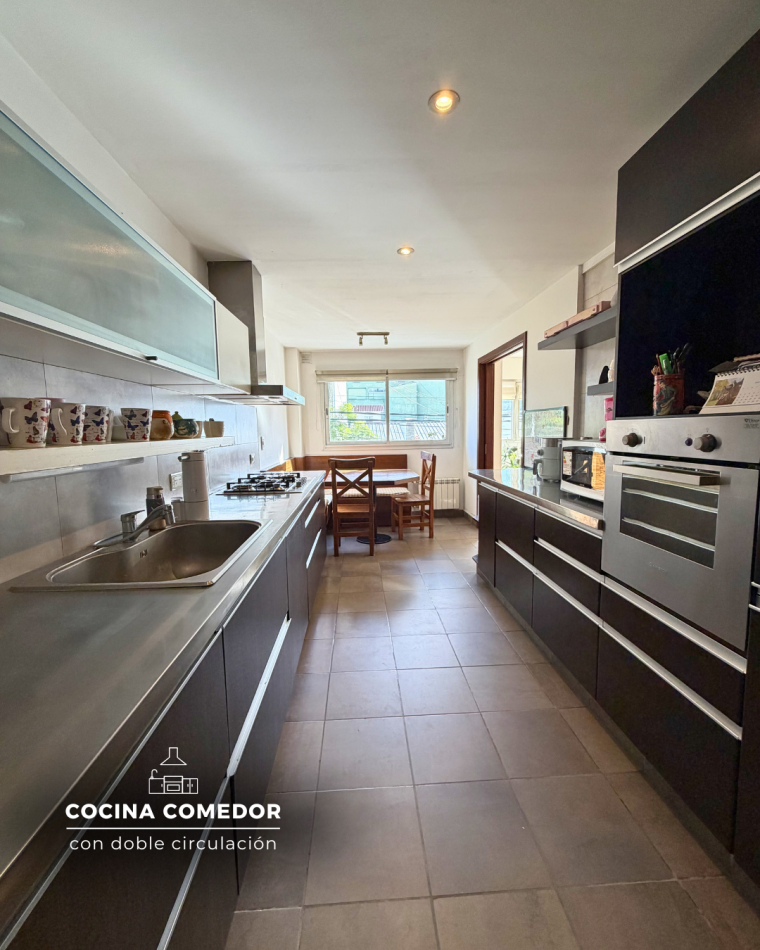 PISO DE CUATRO AMBIENTES CON COCHERA, DOS BAULERAS, PISCINA Y QUINCHO EN CHAUVIN. MAR DEL PLATA 