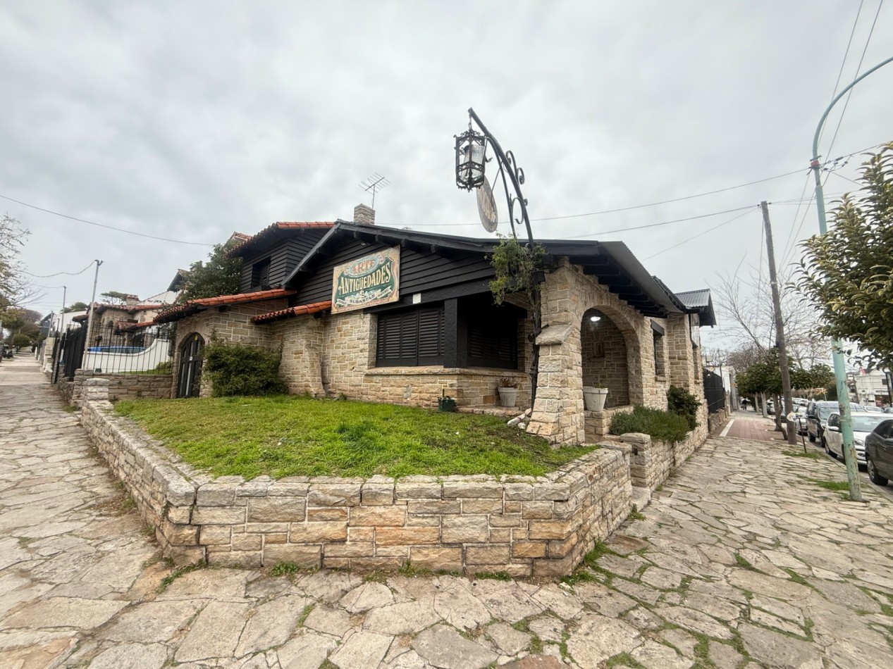 ALQUILER CLASICO CHALET EN ESQUINA USO COMERCIAL-PROFESIONAL ZONA GUEMES