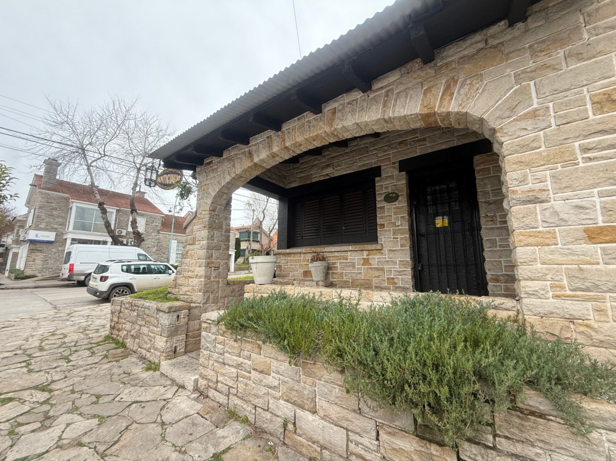 ALQUILER CLASICO CHALET EN ESQUINA USO COMERCIAL-PROFESIONAL ZONA GUEMES