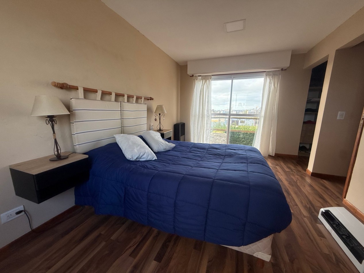 VENTA MODERNA CASA 4 AMBIENTES - APTA A CREDITO - BARRIO EL MARTILLO