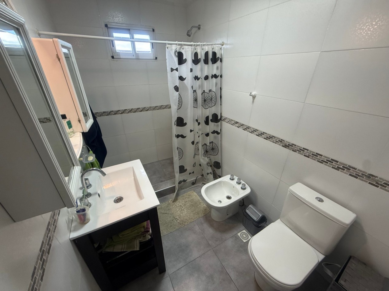 VENTA MODERNA CASA 4 AMBIENTES - APTA A CREDITO - BARRIO EL MARTILLO