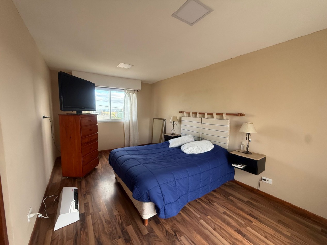 VENTA MODERNA CASA 4 AMBIENTES - APTA A CREDITO - BARRIO EL MARTILLO