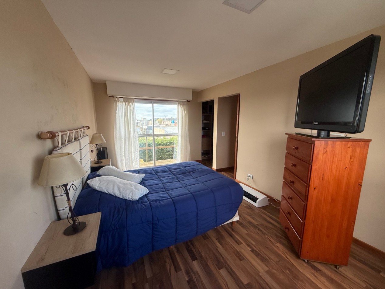 VENTA MODERNA CASA 4 AMBIENTES - APTA A CREDITO - BARRIO EL MARTILLO