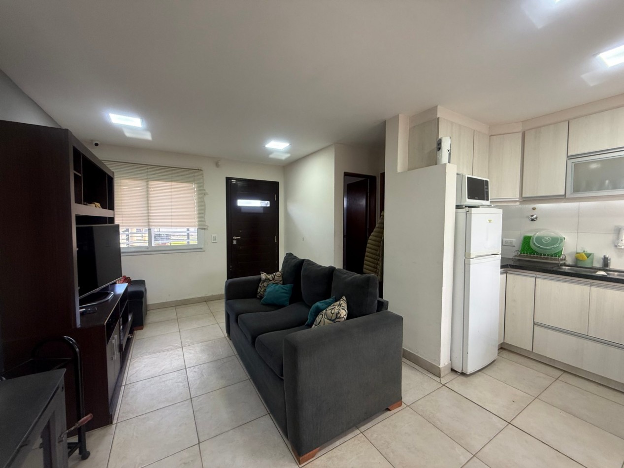 VENTA MODERNA CASA 4 AMBIENTES - APTA A CREDITO - BARRIO EL MARTILLO