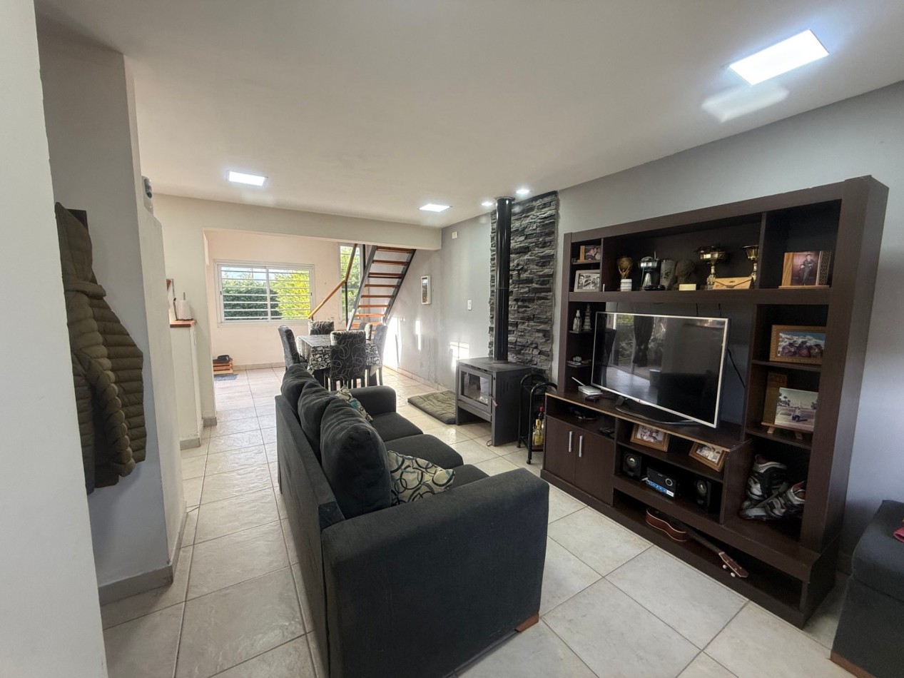 VENTA MODERNA CASA 4 AMBIENTES - APTA A CREDITO - BARRIO EL MARTILLO