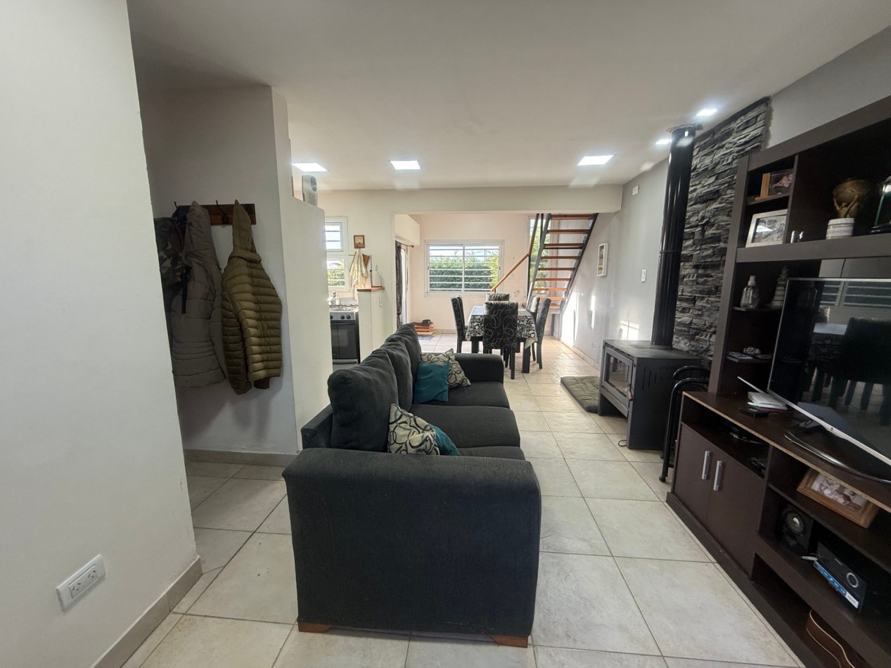 VENTA MODERNA CASA 4 AMBIENTES - APTA A CREDITO - BARRIO EL MARTILLO