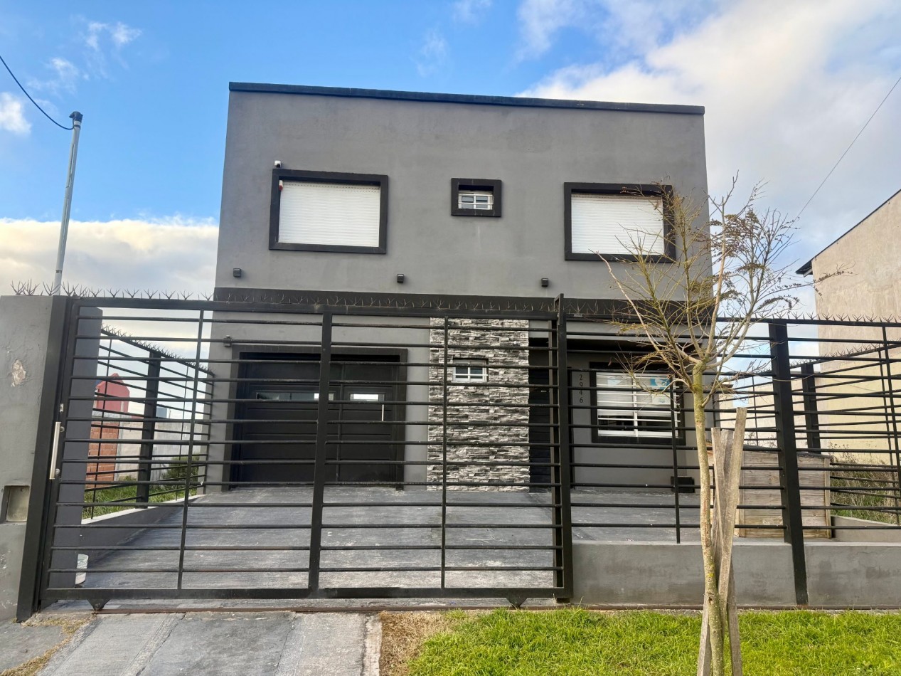 VENTA MODERNA CASA 4 AMBIENTES - APTA A CREDITO - BARRIO EL MARTILLO