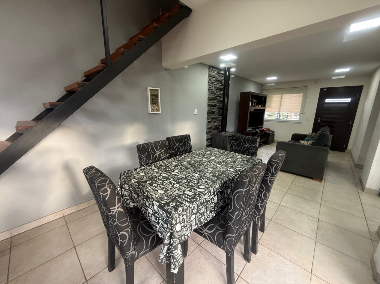 VENTA MODERNA CASA 4 AMBIENTES - APTA A CREDITO - BARRIO EL MARTILLO