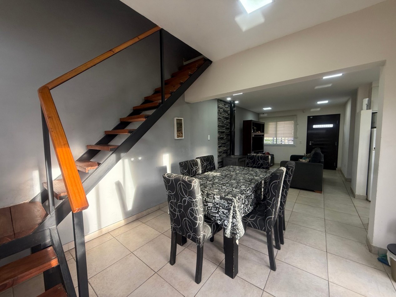 VENTA MODERNA CASA 4 AMBIENTES - APTA A CREDITO - BARRIO EL MARTILLO