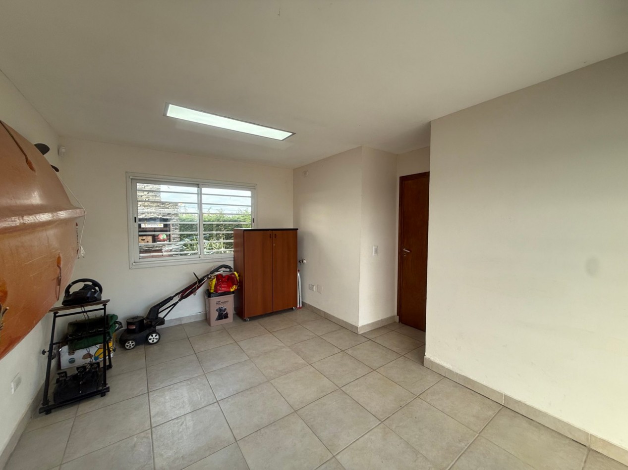 VENTA MODERNA CASA 4 AMBIENTES - APTA A CREDITO - BARRIO EL MARTILLO
