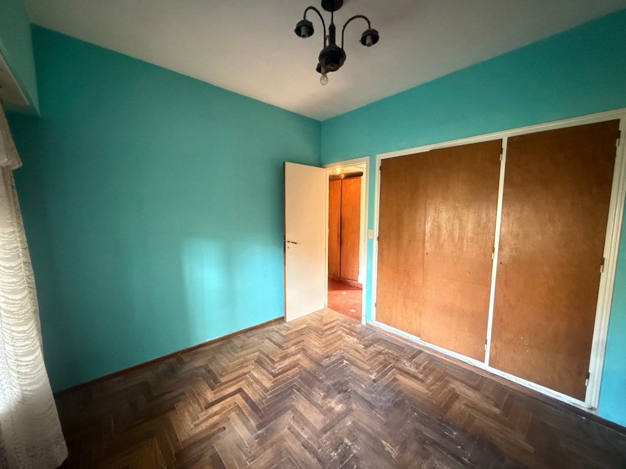 OPORTUNIDAD EN SAN CARLOS - CHALET A RECICLAR SOBRE LOTE DE 333 MTS2