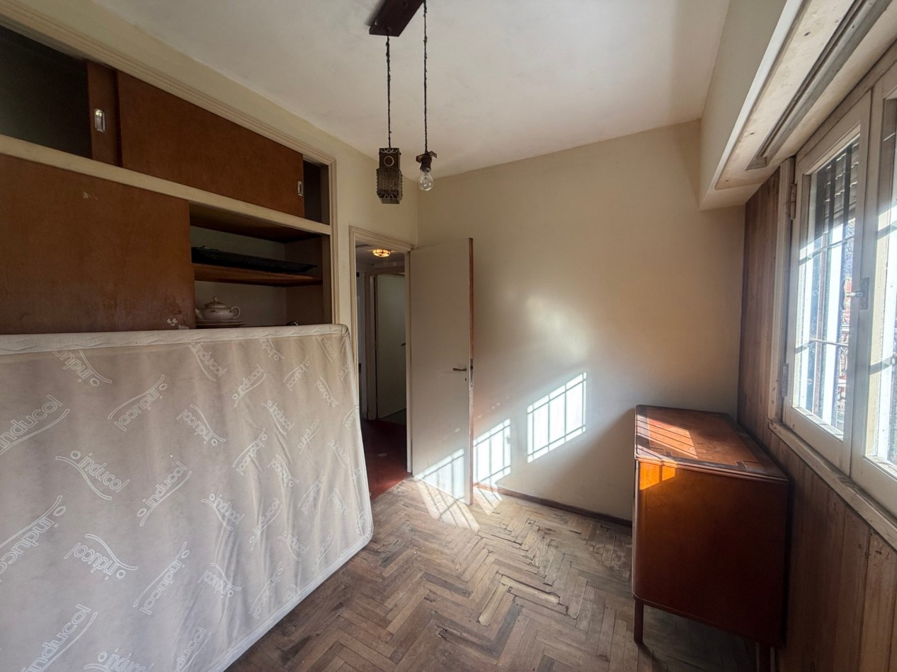OPORTUNIDAD EN SAN CARLOS - CHALET A RECICLAR SOBRE LOTE DE 333 MTS2