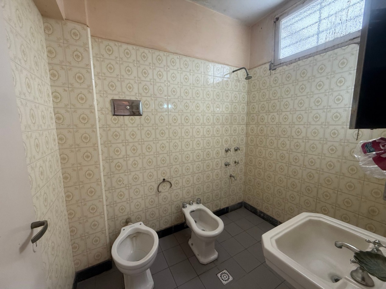 OPORTUNIDAD EN SAN CARLOS - CHALET A RECICLAR SOBRE LOTE DE 333 MTS2