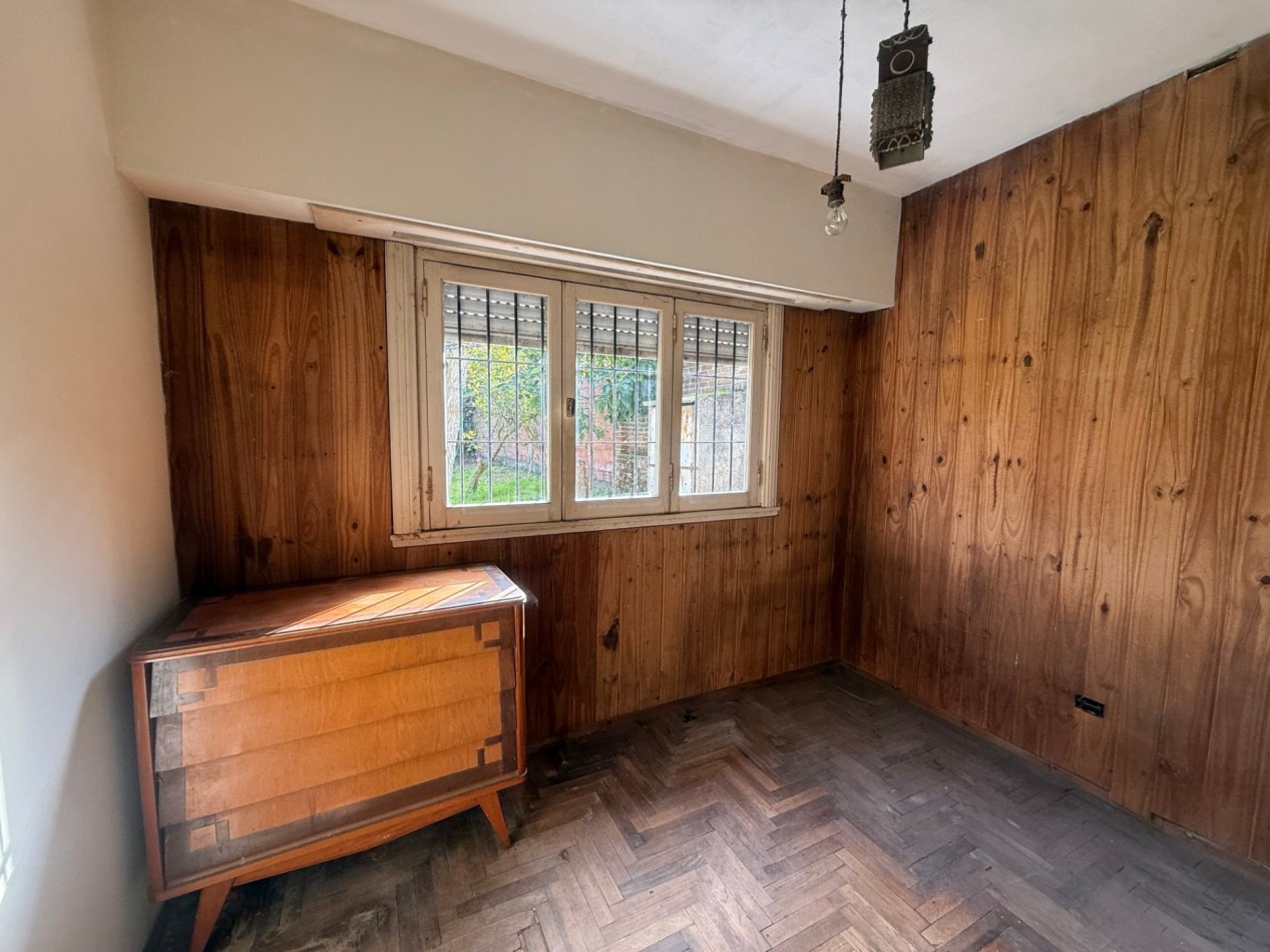 OPORTUNIDAD EN SAN CARLOS - CHALET A RECICLAR SOBRE LOTE DE 333 MTS2