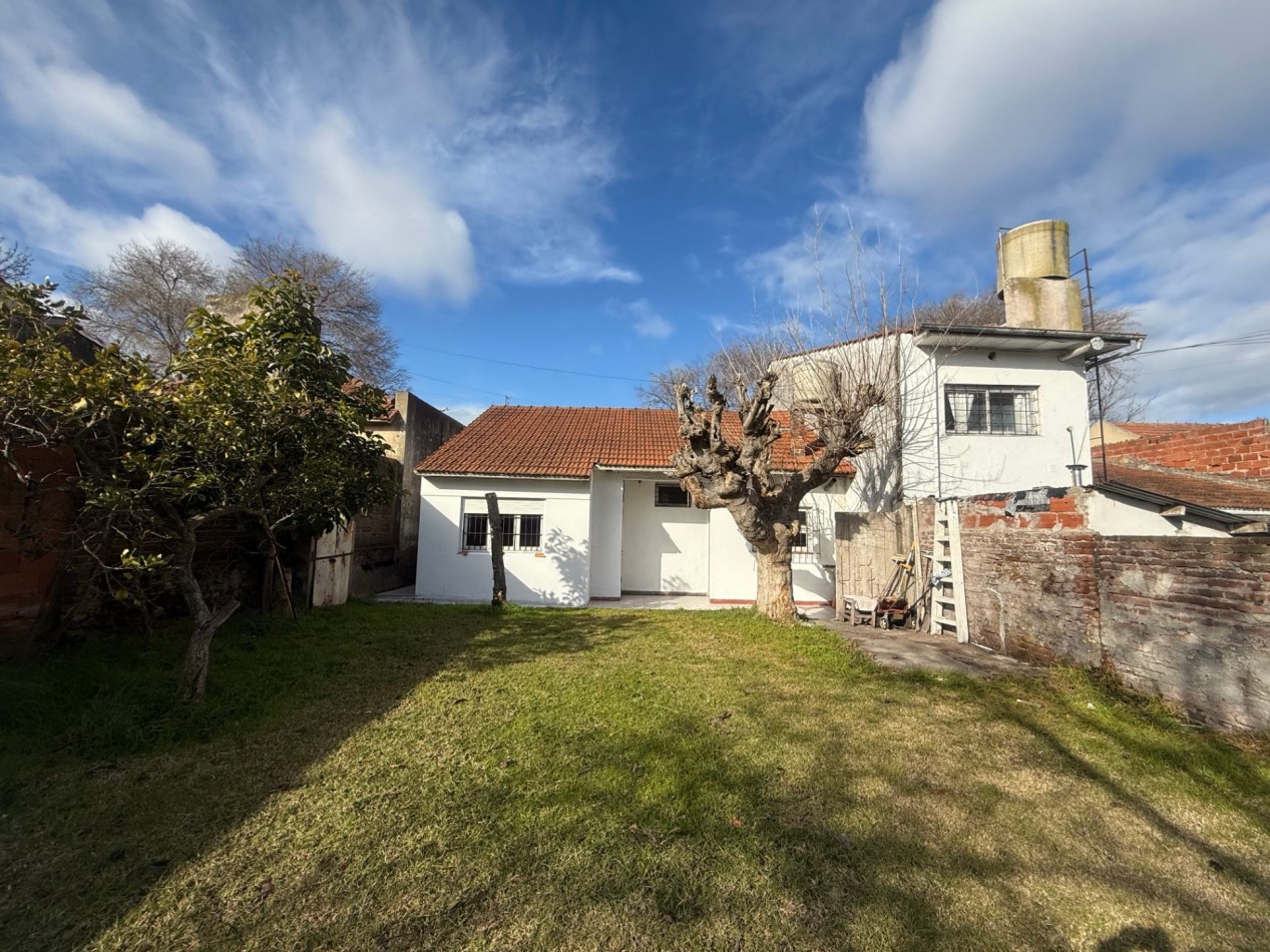 OPORTUNIDAD EN SAN CARLOS - CHALET A RECICLAR SOBRE LOTE DE 333 MTS2