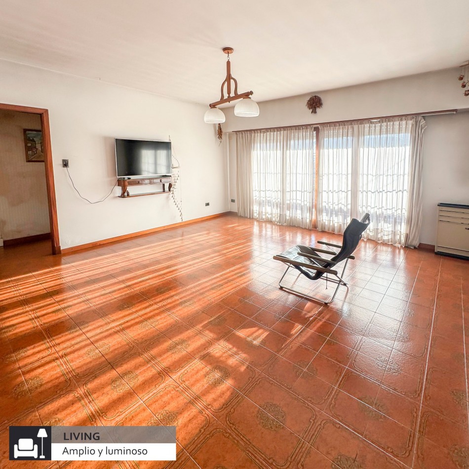 CASA EN VENTA 4 AMBIENTES CON PLAYROOM APTA CREDITO - BARRIO SAN JOSE