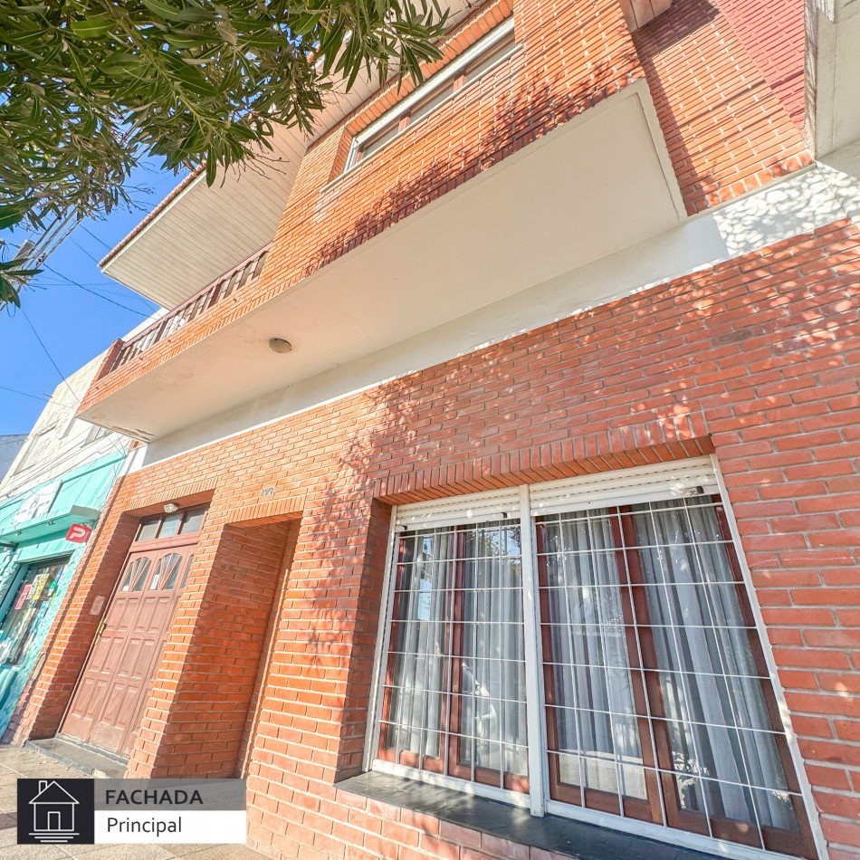 CASA EN VENTA 4 AMBIENTES CON PLAYROOM APTA CREDITO - BARRIO SAN JOSE