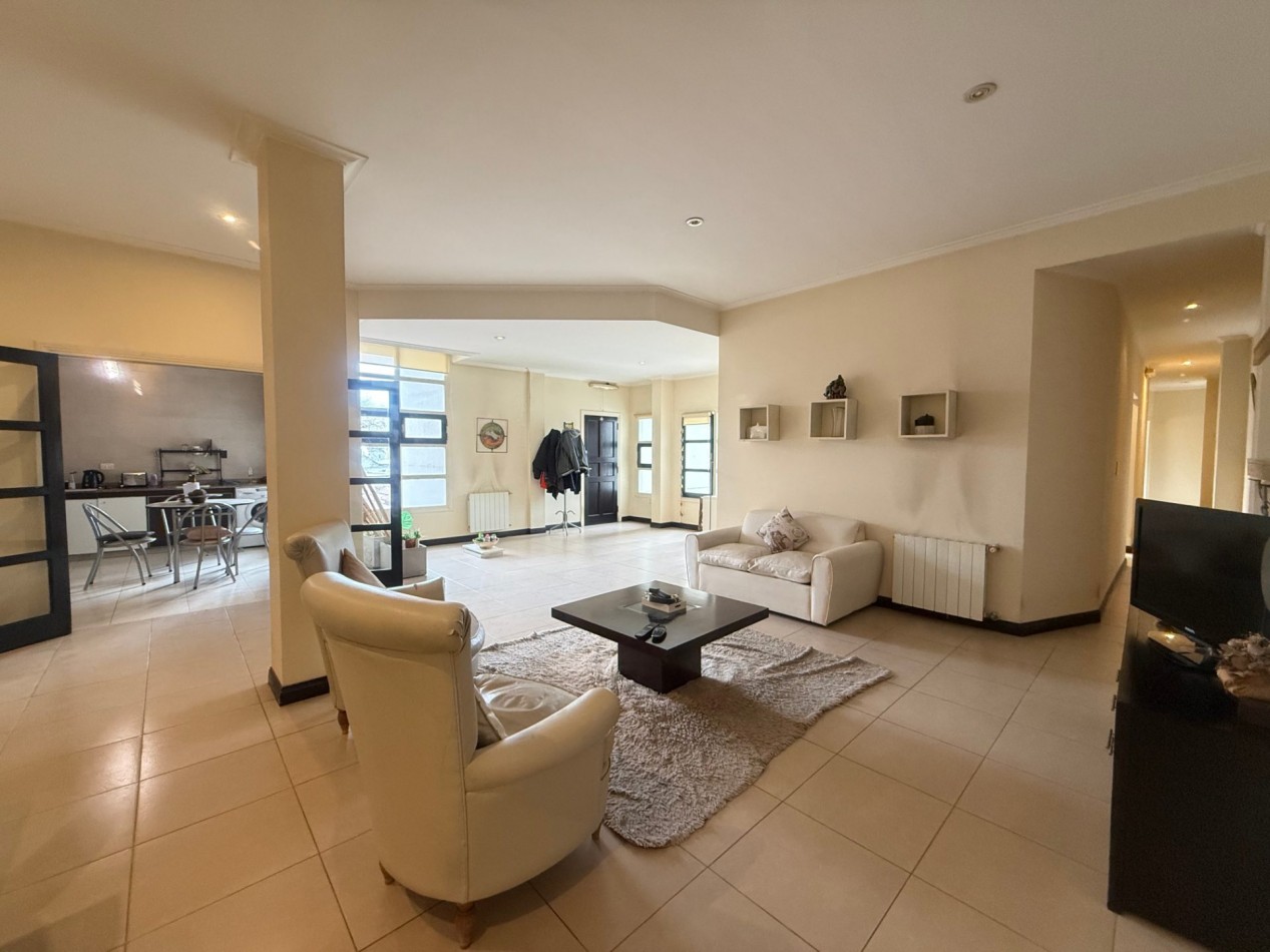 VENTA PISO COMPLETO 4 AMBIENTES APTO CREDITO - GRAN OPORTUNIDAD EN BARRIO LA PERLA 