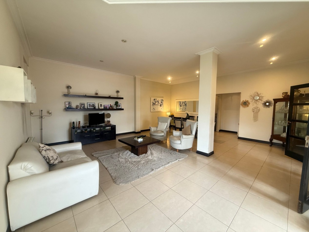 VENTA PISO COMPLETO 4 AMBIENTES APTO CREDITO - GRAN OPORTUNIDAD EN BARRIO LA PERLA 