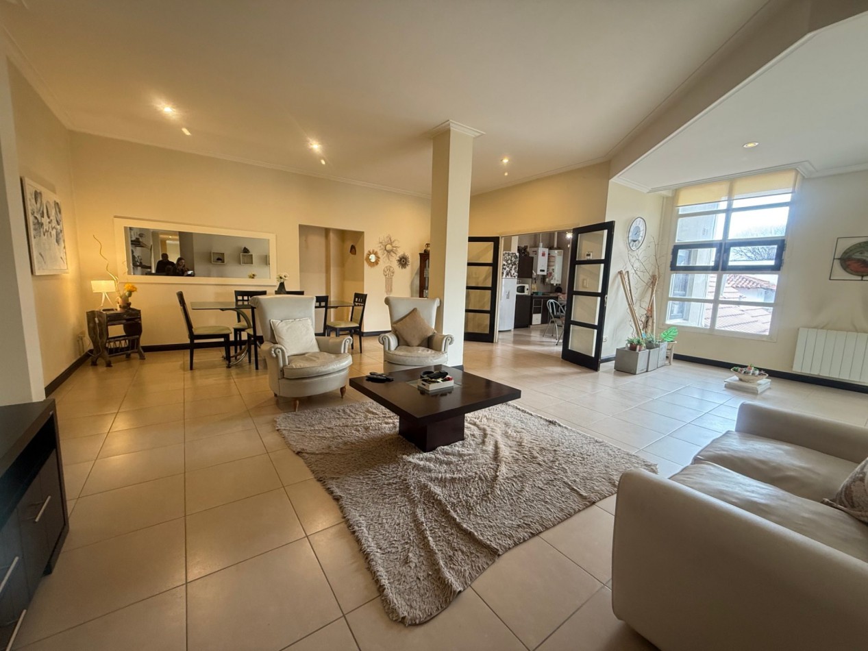 VENTA PISO COMPLETO 4 AMBIENTES APTO CREDITO - GRAN OPORTUNIDAD EN BARRIO LA PERLA 