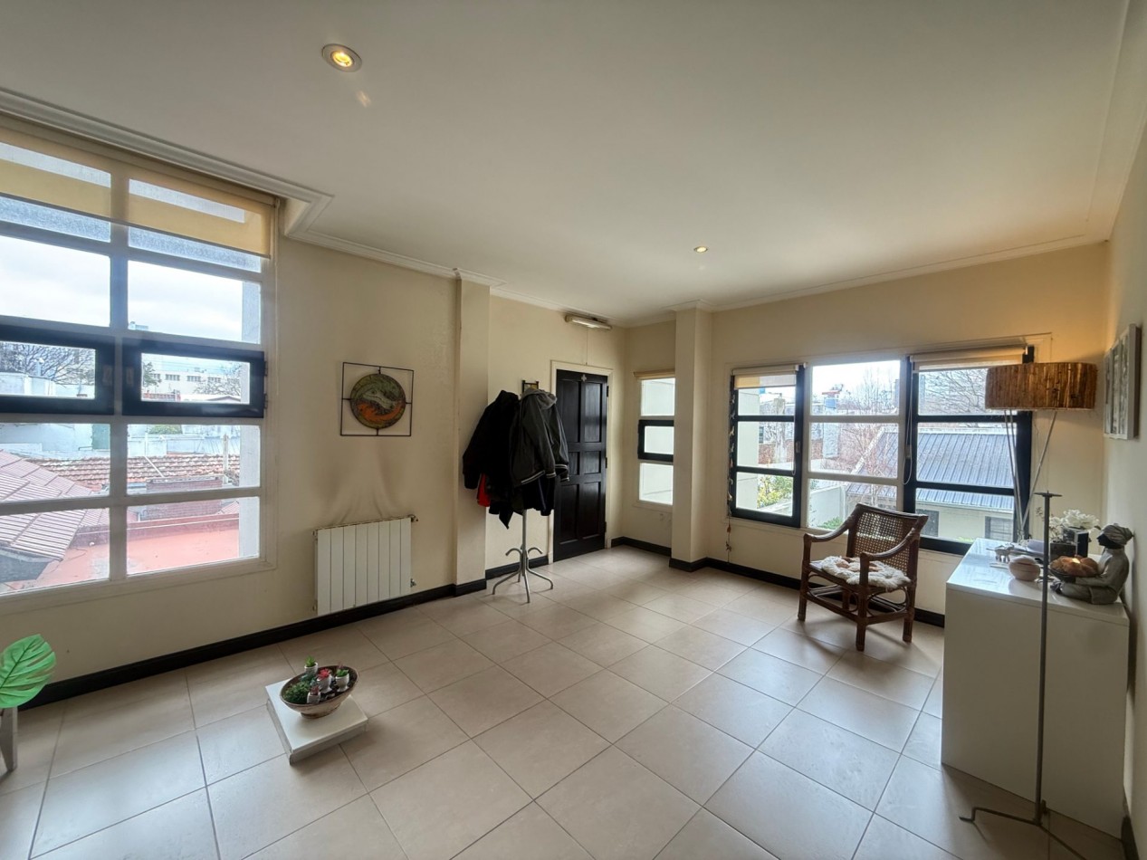 VENTA PISO COMPLETO 4 AMBIENTES APTO CREDITO - GRAN OPORTUNIDAD EN BARRIO LA PERLA 