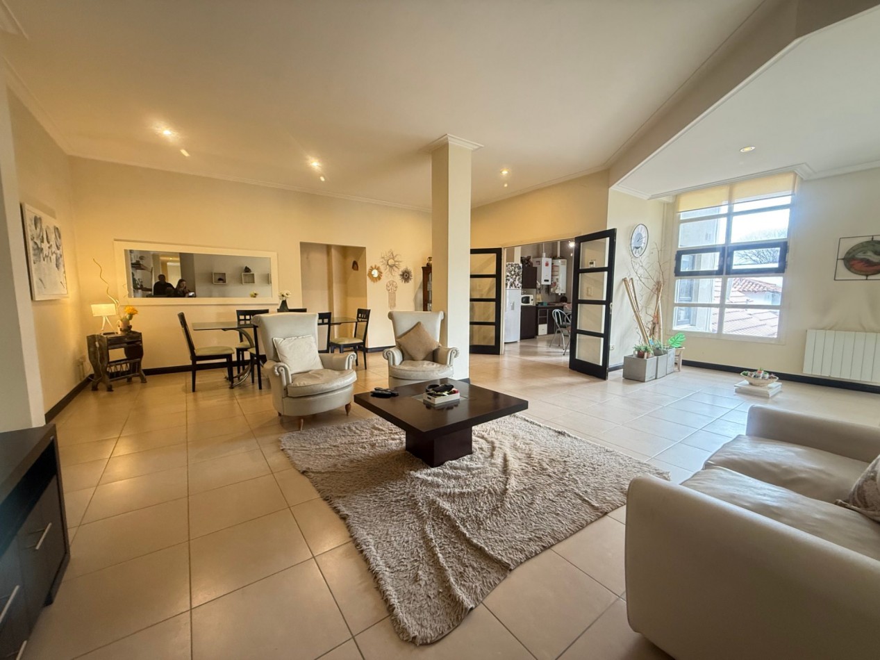 VENTA PISO COMPLETO 4 AMBIENTES APTO CREDITO - GRAN OPORTUNIDAD EN BARRIO LA PERLA 