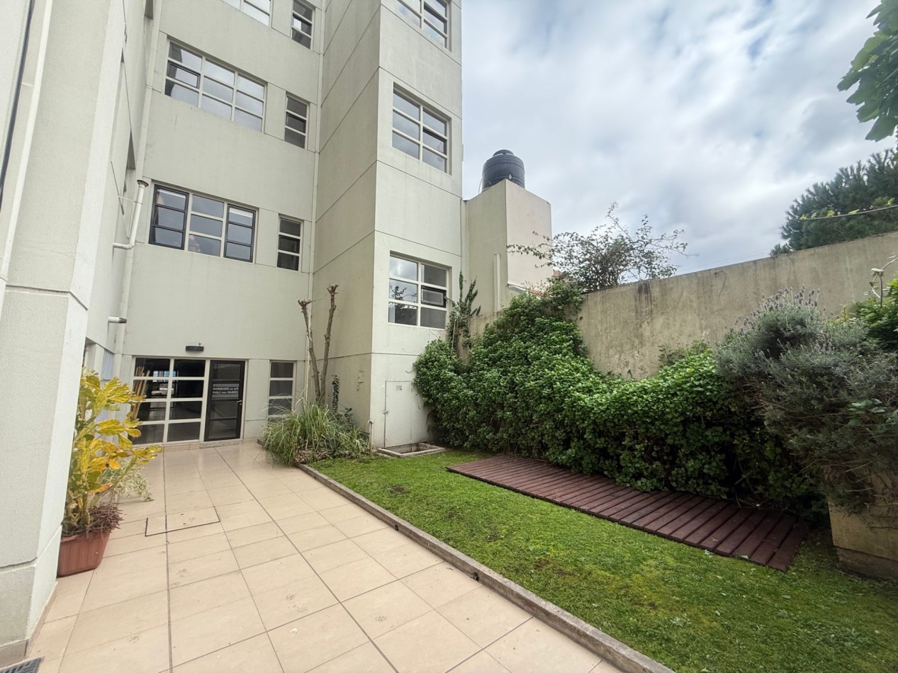 VENTA PISO COMPLETO 4 AMBIENTES APTO CREDITO - GRAN OPORTUNIDAD EN BARRIO LA PERLA 