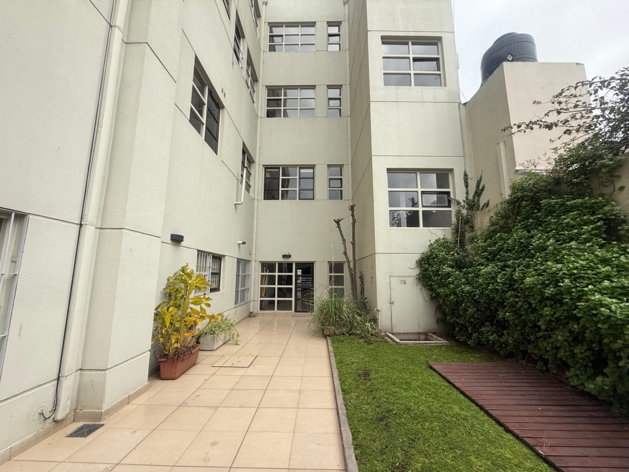 VENTA PISO COMPLETO 4 AMBIENTES APTO CREDITO - GRAN OPORTUNIDAD EN BARRIO LA PERLA 