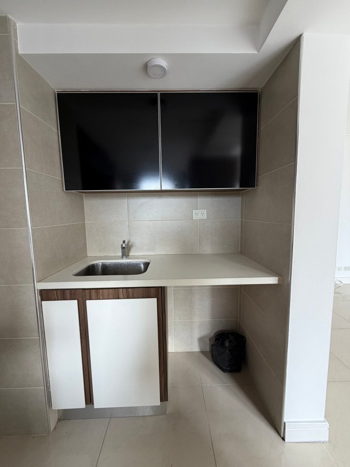 ALQUILER MODERNO SEMIPISO 2 AMBIENTES A MTS. DEL MAR ZONA LA PERLA