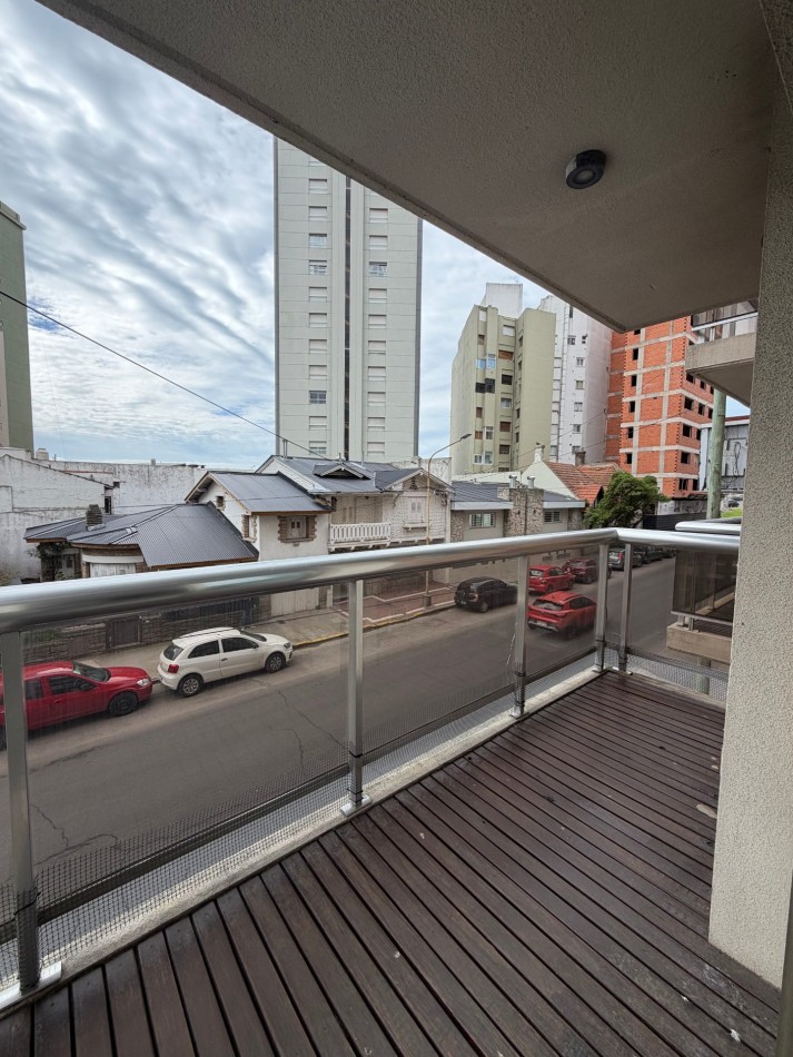 ALQUILER MODERNO SEMIPISO 2 AMBIENTES A MTS. DEL MAR ZONA LA PERLA