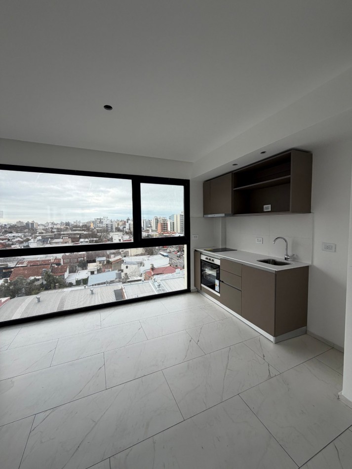 DEPARTAMENTO DOS AMBIENTES CON BALCON Y VISTAS ABIERTAS. EDIFICIO TROMARCO - SAN JOSE 
