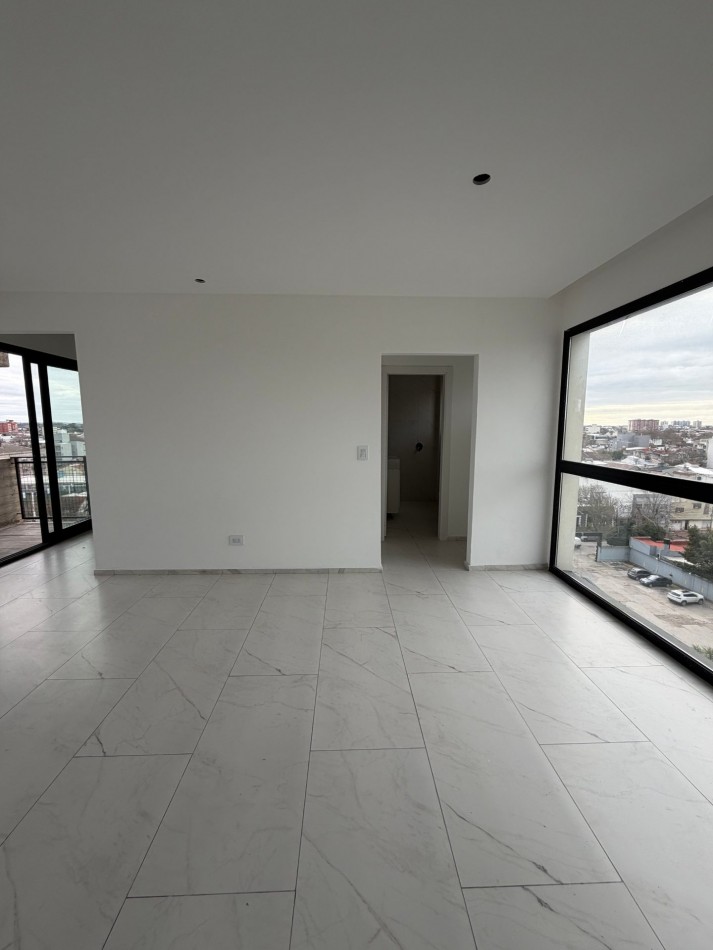 DEPARTAMENTO DOS AMBIENTES CON BALCON Y VISTAS ABIERTAS. EDIFICIO TROMARCO - SAN JOSE 