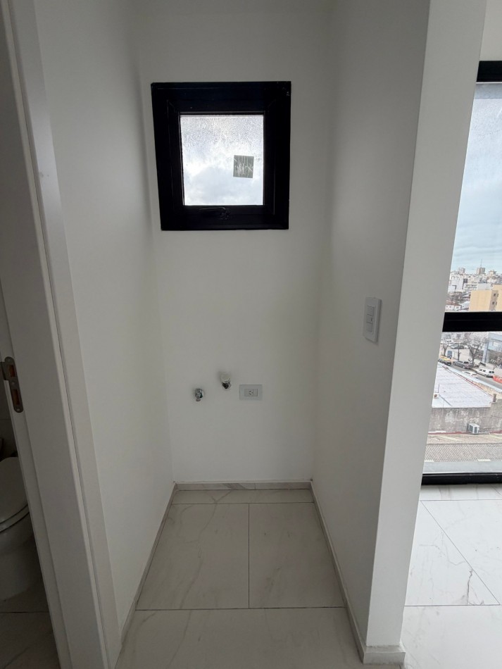 DEPARTAMENTO DOS AMBIENTES CON BALCON Y VISTAS ABIERTAS. EDIFICIO TROMARCO - SAN JOSE 