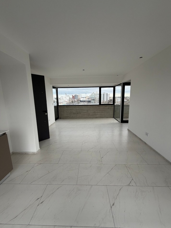 DEPARTAMENTO DOS AMBIENTES CON BALCON Y VISTAS ABIERTAS. EDIFICIO TROMARCO - SAN JOSE 