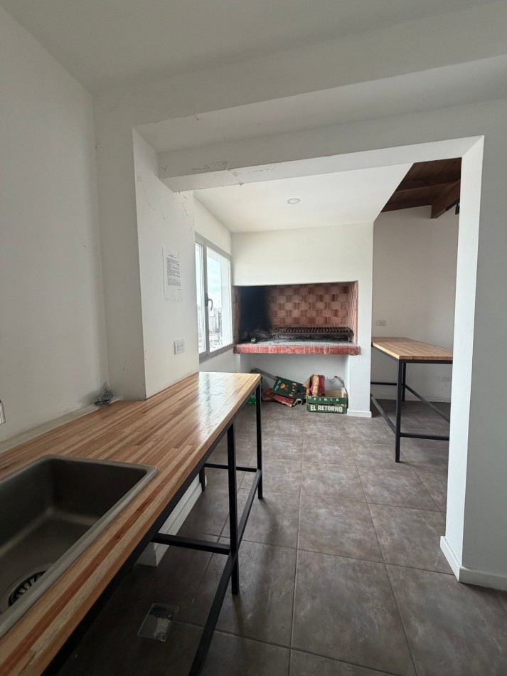 SEMIPISO DE UN AMBIENTE CON BALCON TERRAZA A ESTRENAR - PLAZA MITRE