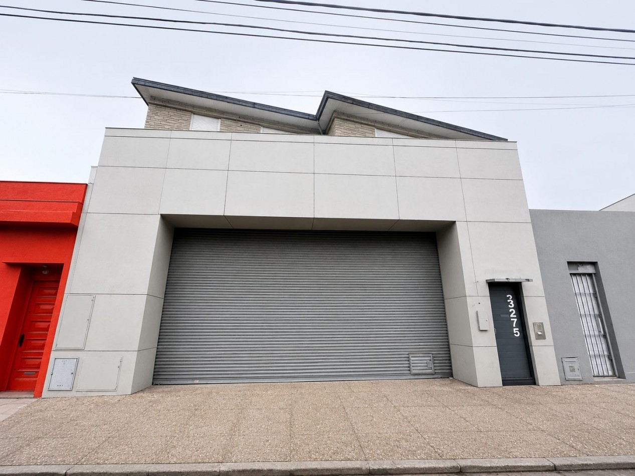 VENTA EN BLOCK - IMPORTANTE GALPON + 5 OFICINAS SOBRE AV. JUAN B JUSTO - POSIBILIDAD DE FINANCIACION
