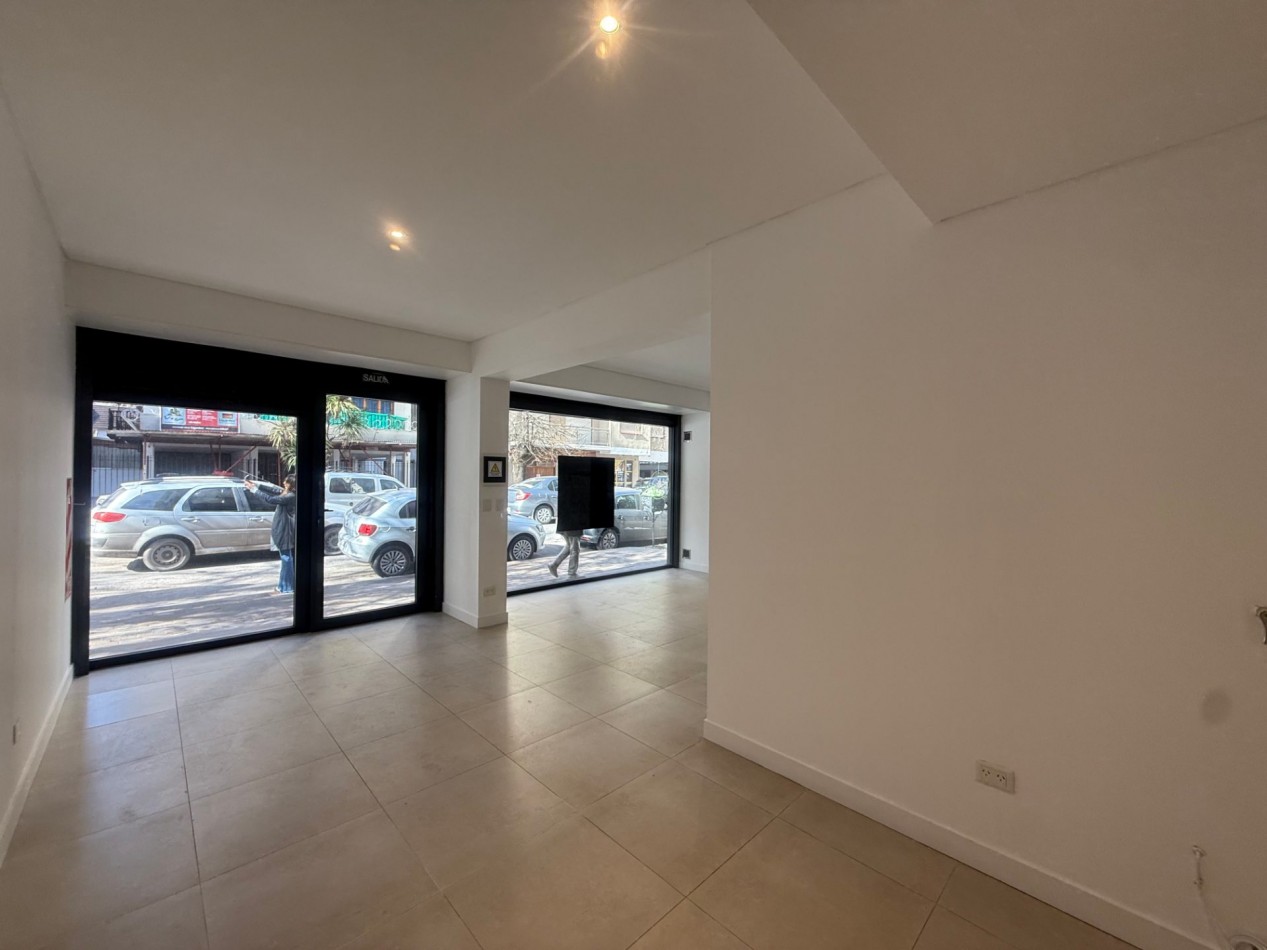MODERNO LOCAL EN VENTA EN ZONA MACROCENTRO 