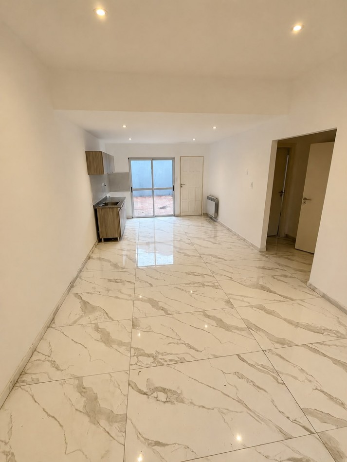 CHALET EN PH 3 AMBIENTES CON GARAJE Y PATIO - ZONA CHAUVIN