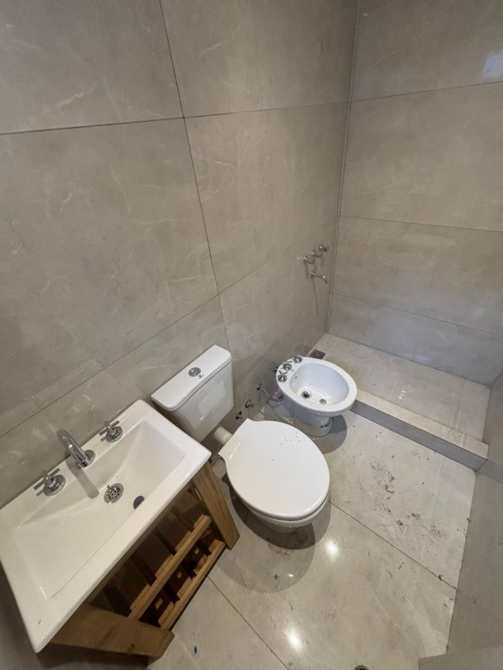 CHALET EN PH 3 AMBIENTES CON GARAJE Y PATIO - ZONA CHAUVIN
