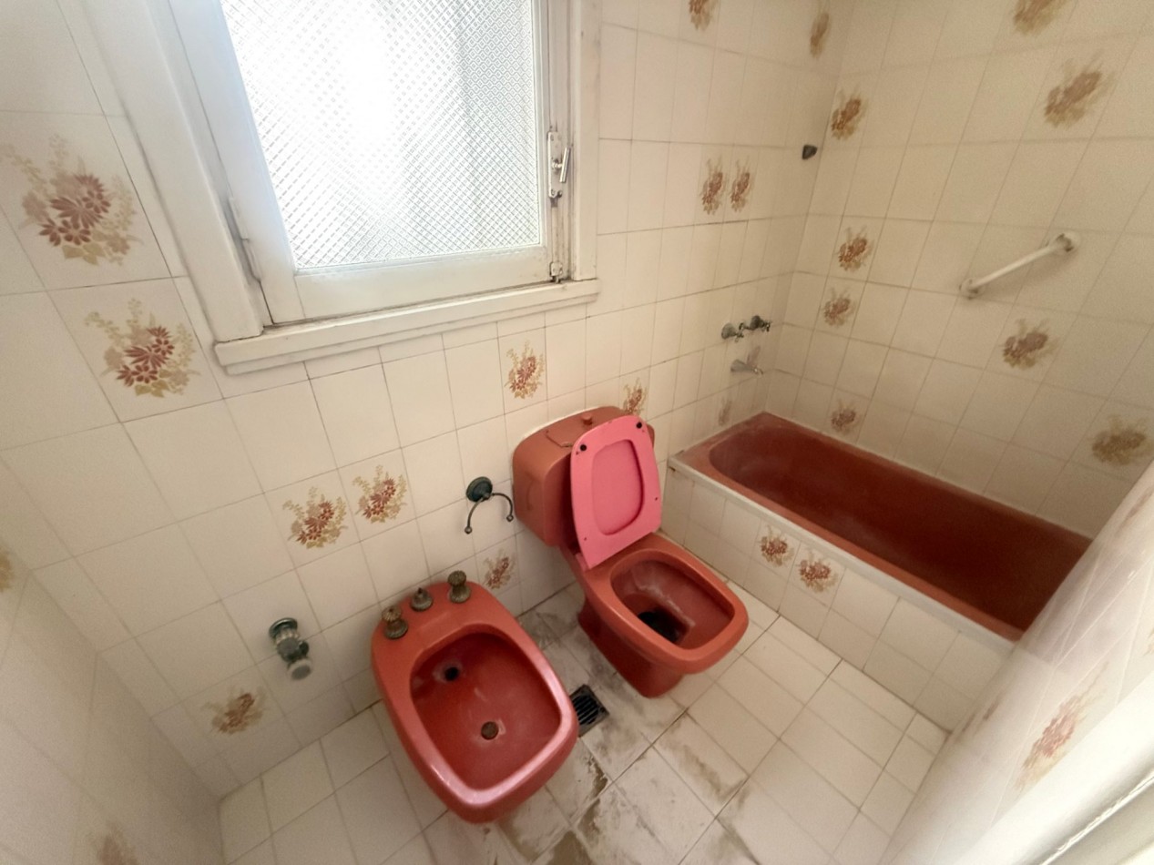 ALQUILER CLASICO CHALET EN ESQUINA USO COMERCIAL-PROFESIONAL ZONA GUEMES