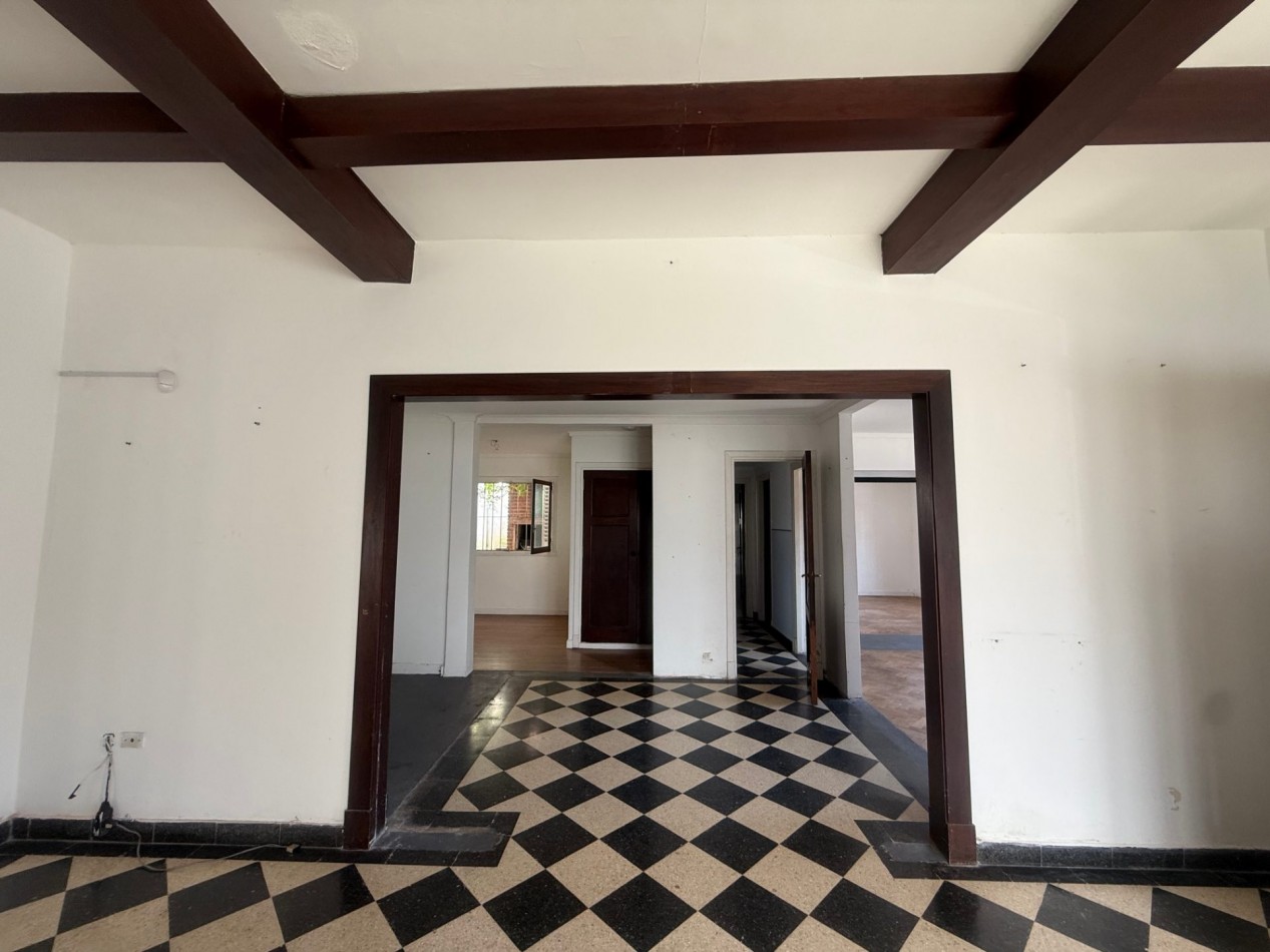 ALQUILER CLASICO CHALET EN ESQUINA USO COMERCIAL-PROFESIONAL ZONA GUEMES