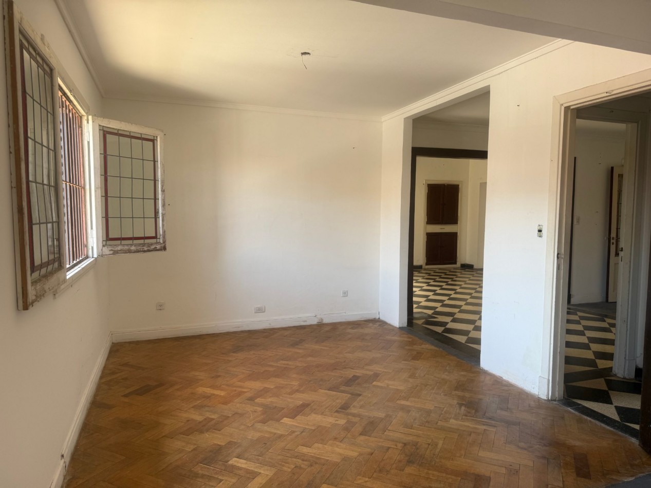 ALQUILER CLASICO CHALET EN ESQUINA USO COMERCIAL-PROFESIONAL ZONA GUEMES