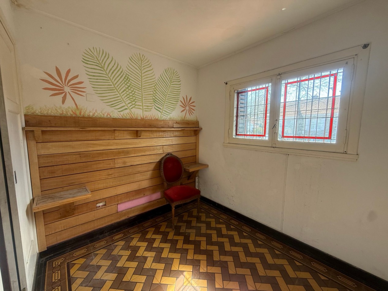 ALQUILER CLASICO CHALET EN ESQUINA USO COMERCIAL-PROFESIONAL ZONA GUEMES